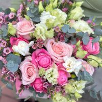 rose, eustoma, cream rose, freesia, chamelacium, eucalyptus, packaging, ribbon