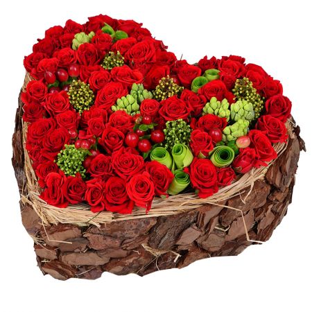 Order an exclusive heartof roses with delivery