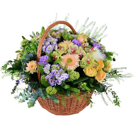 The original bouquet 'Garden in a basket' to buy in the Internet shop of flowers